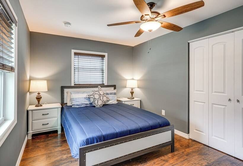 Avon Park Home W/ Private Hot Tub & Sunroom!