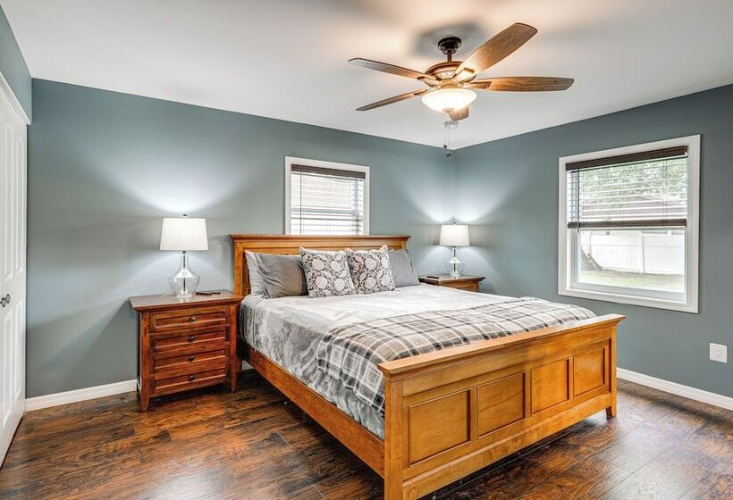 Avon Park Home W/ Private Hot Tub & Sunroom!