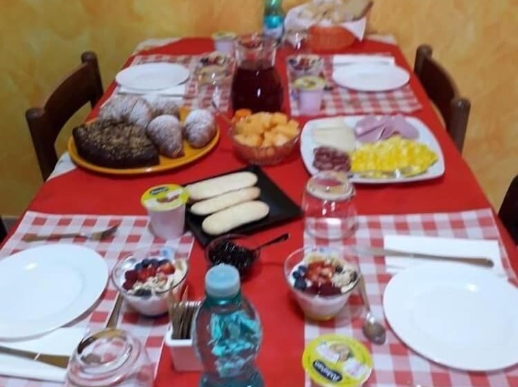 ベッドアンドブレックファースト Affittacamere Il Girasole