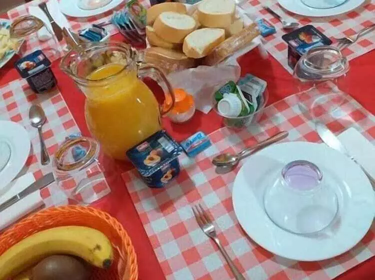 ベッドアンドブレックファースト Affittacamere Il Girasole