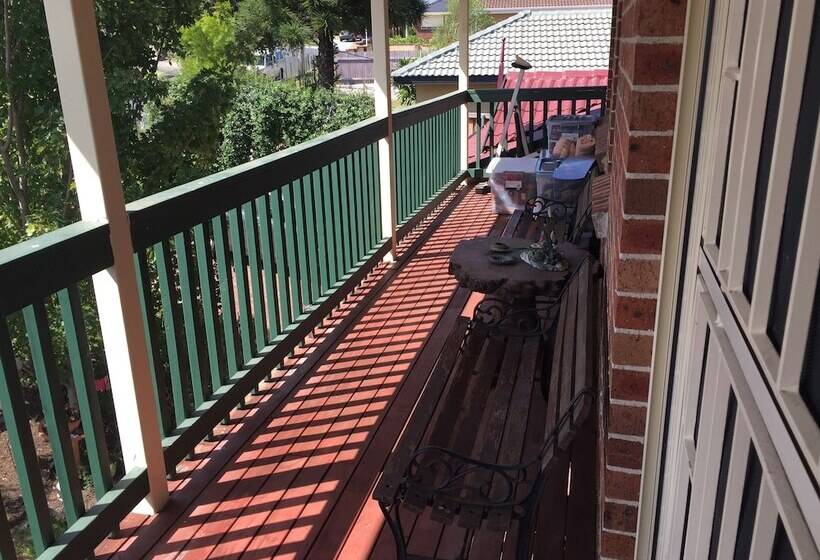 住宿加早餐  Lakeside Shared Manor  Private 1 Or 2 Bedrooms Bathrooms Lounge Area & More