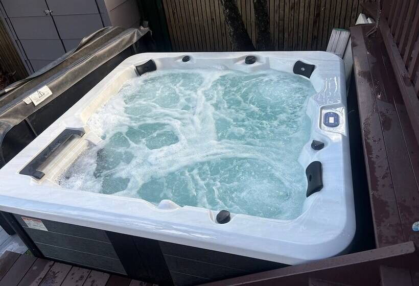 住宿加早餐  Lakeside Shared Manor  Private 1 Or 2 Bedrooms Bathrooms Lounge Area & More