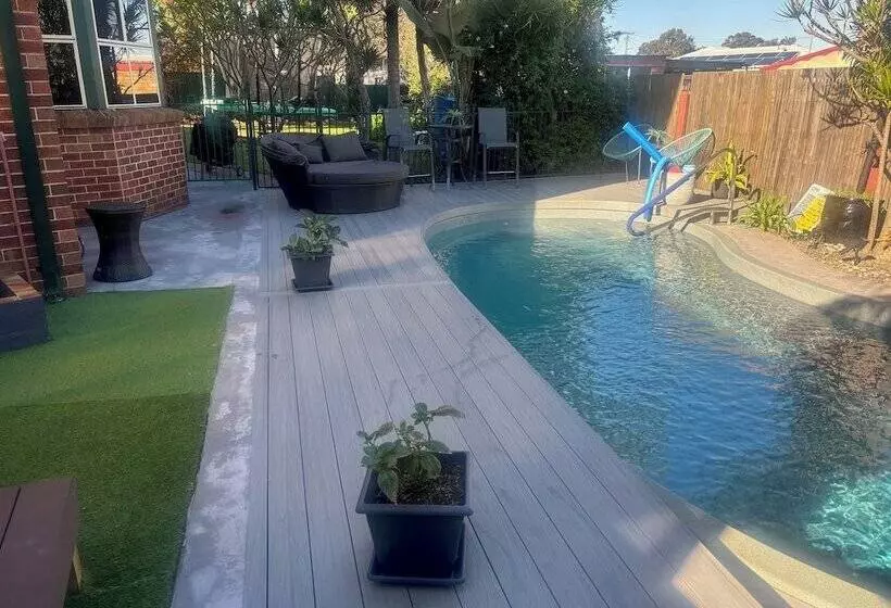 Aamiaismajoitus (B&B) Lakeside Shared Manor  Private 1 Or 2 Bedrooms Bathrooms Lounge Area & More