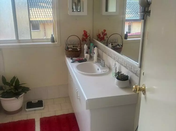 Aamiaismajoitus (B&B) Lakeside Shared Manor  Private 1 Or 2 Bedrooms Bathrooms Lounge Area & More