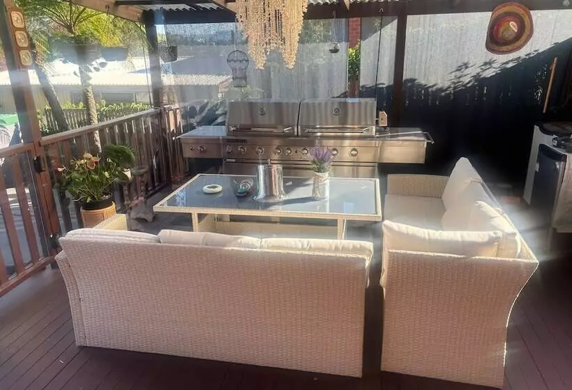 Aamiaismajoitus (B&B) Lakeside Shared Manor  Private 1 Or 2 Bedrooms Bathrooms Lounge Area & More