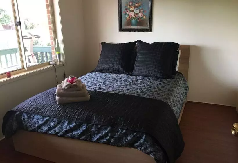 Aamiaismajoitus (B&B) Lakeside Shared Manor  Private 1 Or 2 Bedrooms Bathrooms Lounge Area & More