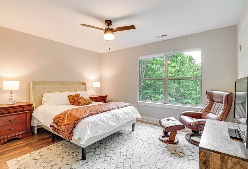 Cabin Rental Near Black Mountain: Fire Pit & Grill