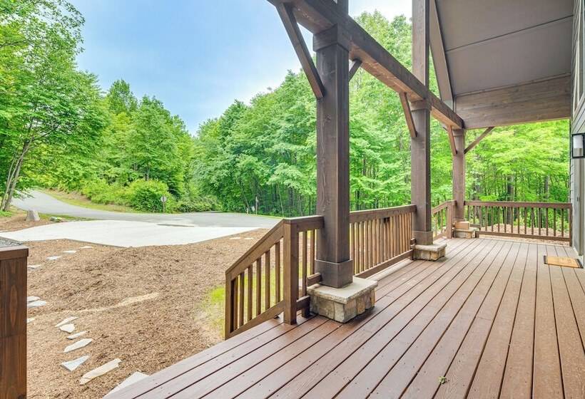 Cabin Rental Near Black Mountain: Fire Pit & Grill