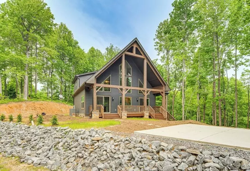 Cabin Rental Near Black Mountain: Fire Pit & Grill