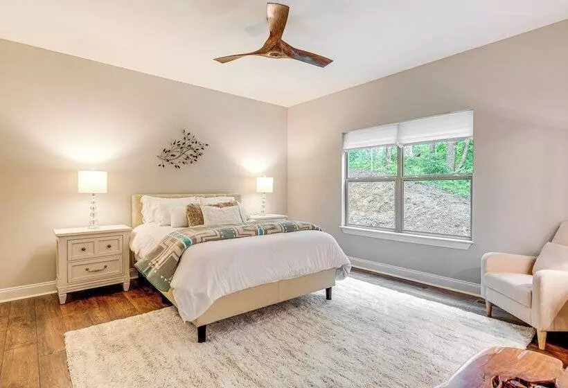 Cabin Rental Near Black Mountain: Fire Pit & Grill