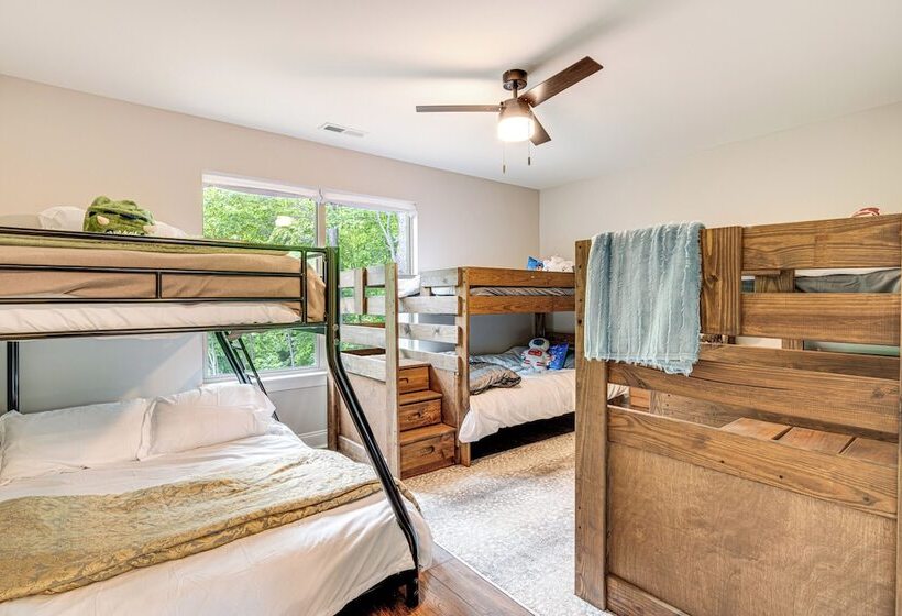 Cabin Rental Near Black Mountain: Fire Pit & Grill