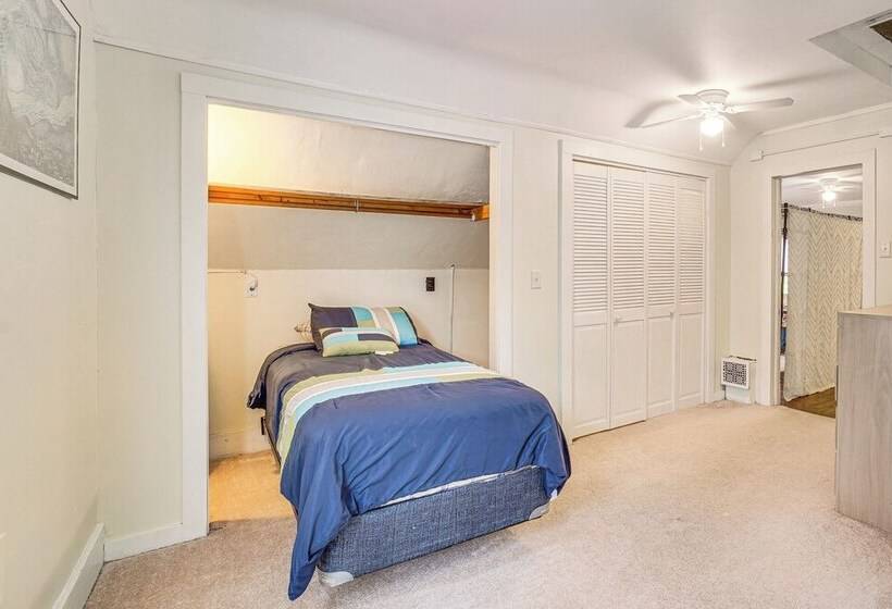 Charming Champaign Victorian W/ Deck!