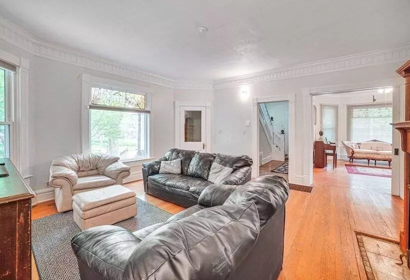 Charming Champaign Victorian W/ Deck!