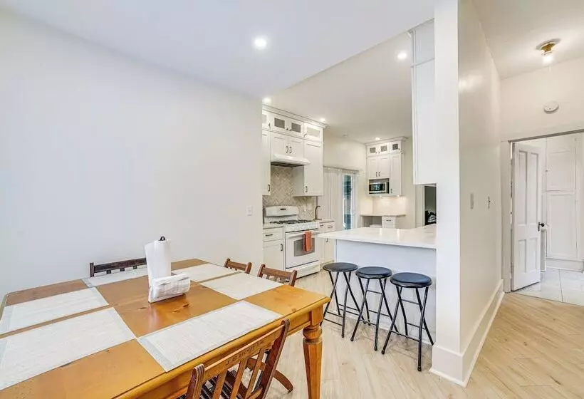 Charming Champaign Victorian W/ Deck!