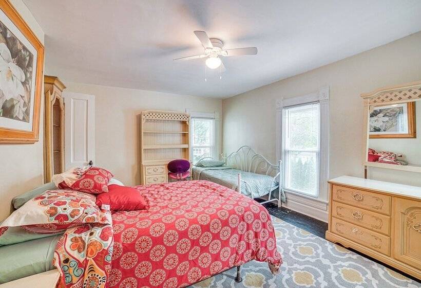 Charming Champaign Victorian W/ Deck!