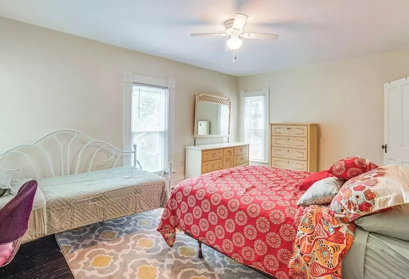 Charming Champaign Victorian W/ Deck!