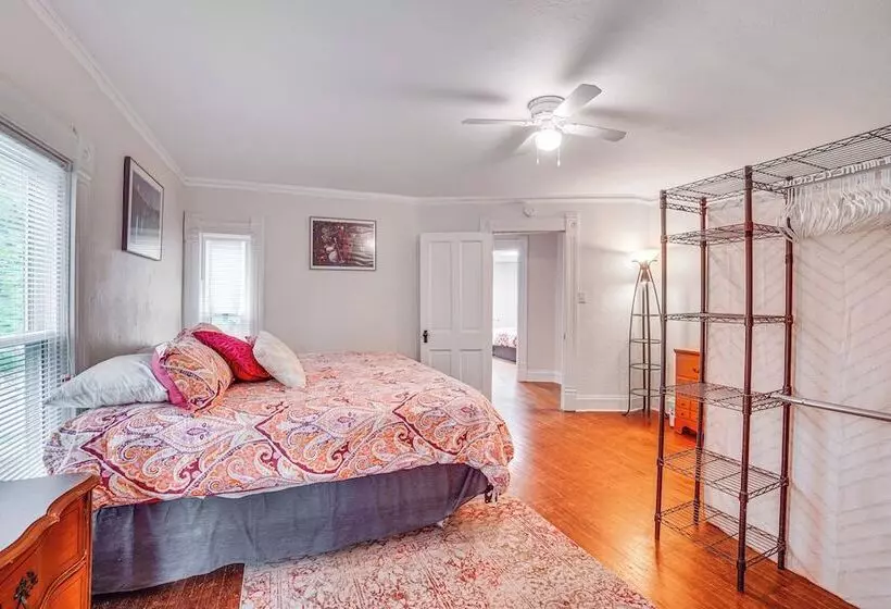 Charming Champaign Victorian W/ Deck!