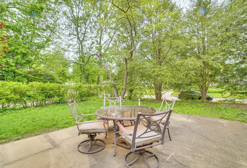 Charming Champaign Victorian W/ Deck!