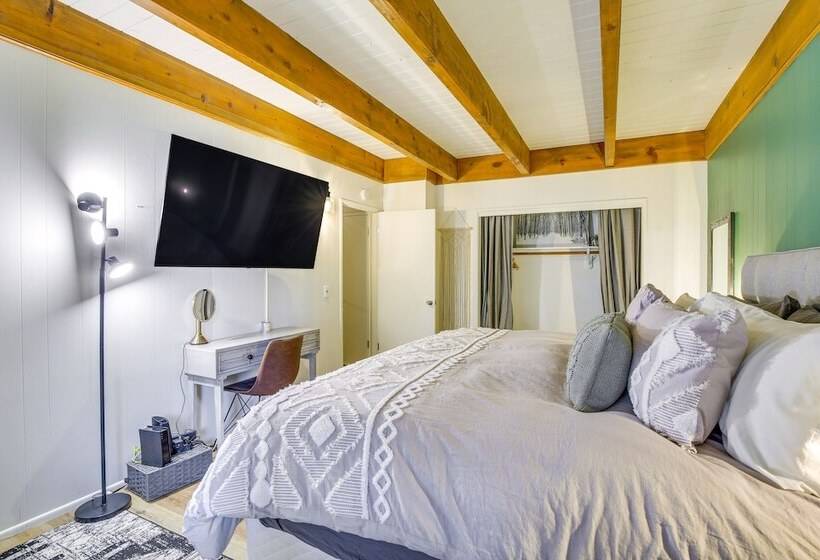 Cozy & Chic Lake Arrowhead Cabin W/ Deck!