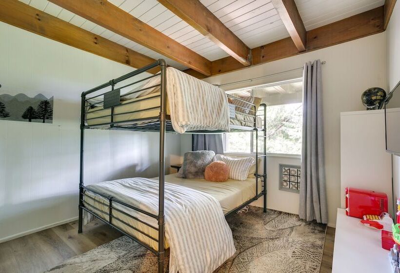 Cozy & Chic Lake Arrowhead Cabin W/ Deck!