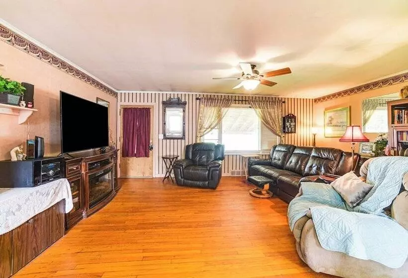 Cozy Ballston Spa Home W/ Fenced Yard!