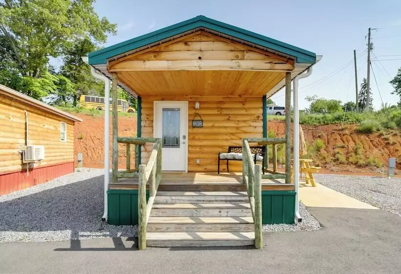 Cozy Cabin In The Smokies   Great For Couples!