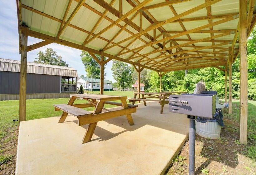Cozy Cabin In The Smokies Great For Couples!