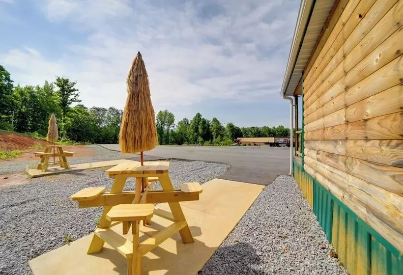 Cozy Cabin In The Smokies   Great For Couples!