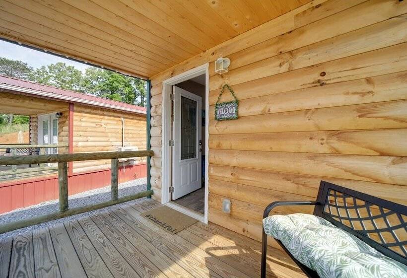 Cozy Cabin In The Smokies Great For Couples!