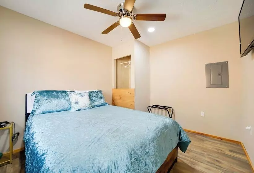 Cozy Cabin In The Smokies   Great For Couples!