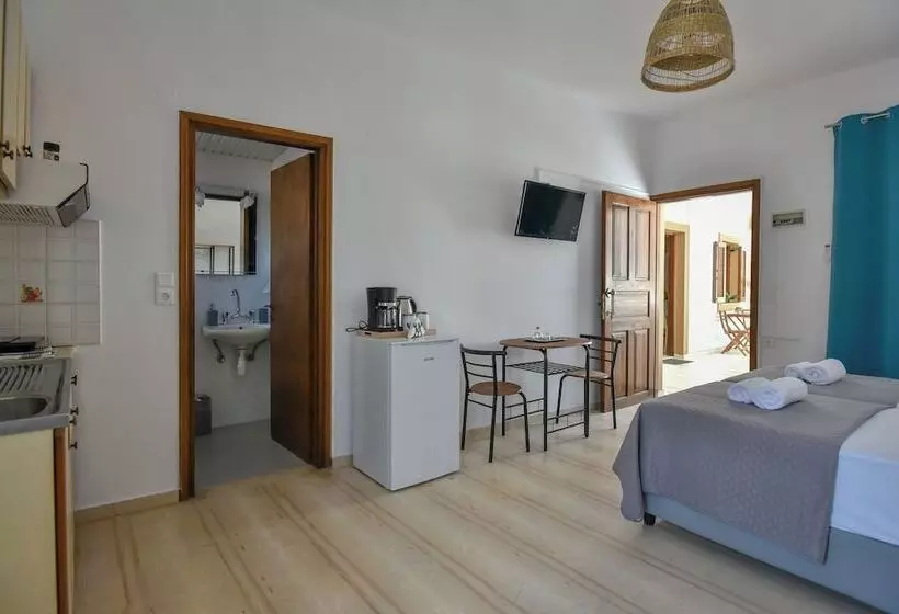 Eva Studios & Apartments