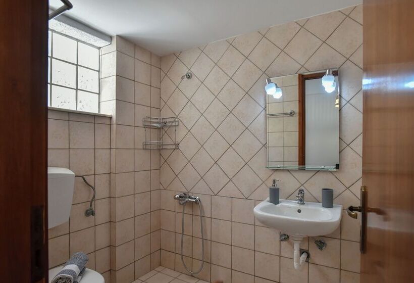 Eva Studios & Apartments