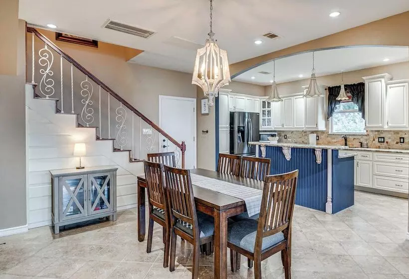 Family Friendly Lake Livingston Retreat W/ Patio!