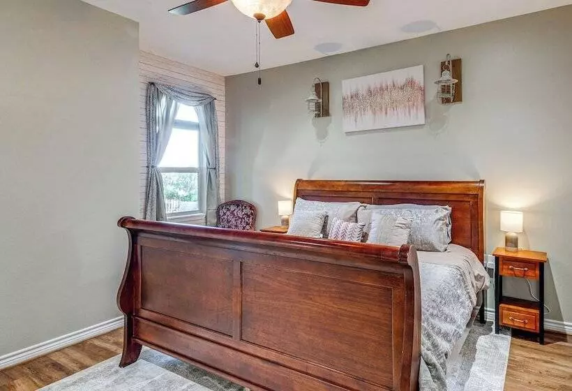 Family Friendly Lake Livingston Retreat W/ Patio!