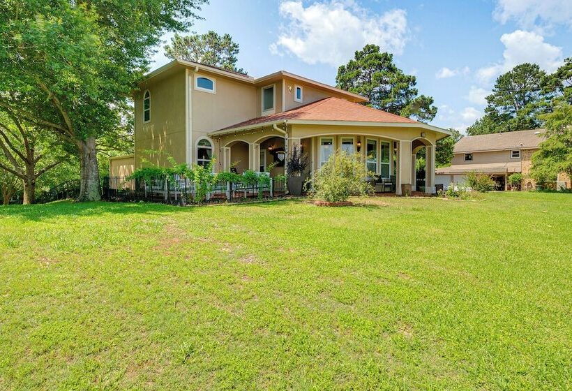 Family Friendly Lake Livingston Retreat W/ Patio!