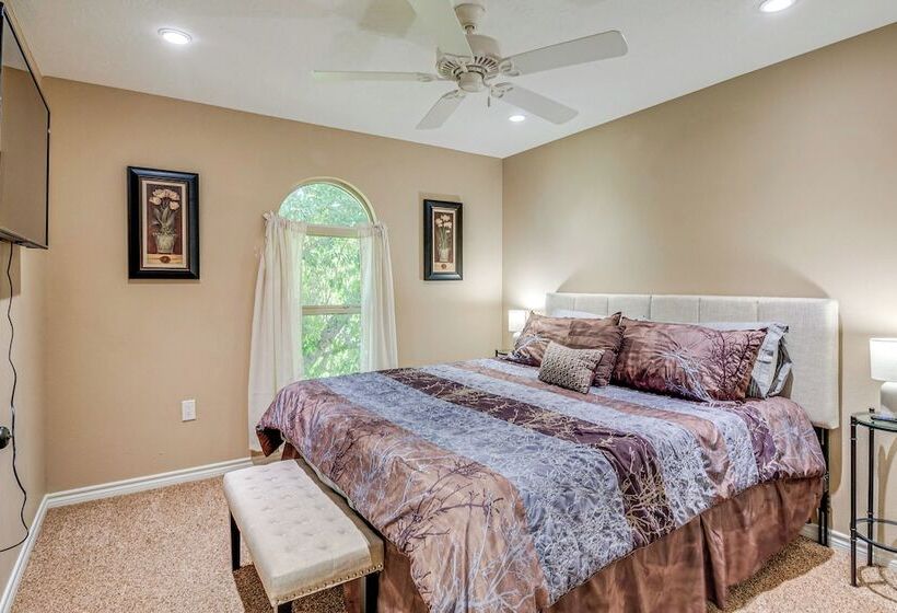 Family Friendly Lake Livingston Retreat W/ Patio!