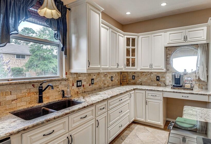 Family Friendly Lake Livingston Retreat W/ Patio!