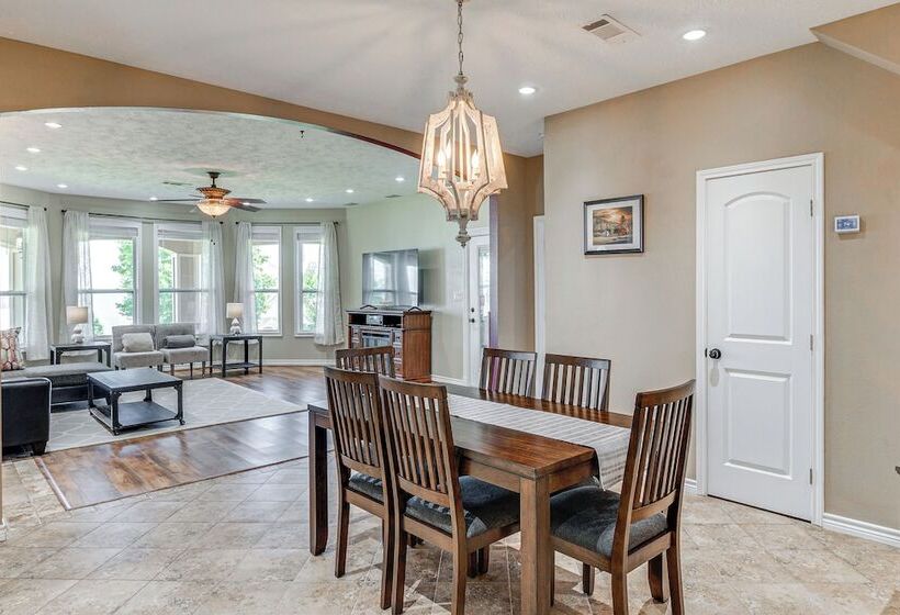 Family Friendly Lake Livingston Retreat W/ Patio!