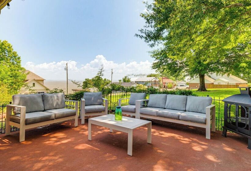 Family Friendly Lake Livingston Retreat W/ Patio!