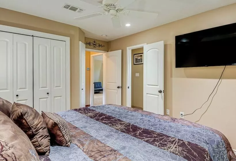 Family Friendly Lake Livingston Retreat W/ Patio!