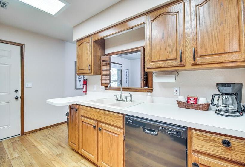 Hillcrest Hideaway  Grove Home ~ 1 Mi To Launch