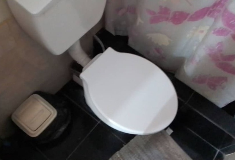 فندق Alojamiento Ezeiza 4