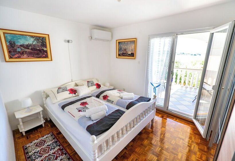 בית מלון כפרי Beach House Apartments Vodice