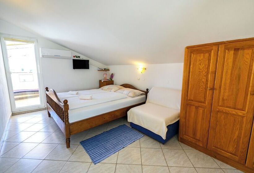 בית מלון כפרי Beach House Apartments Vodice