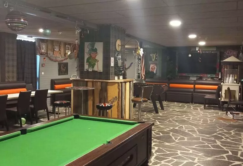 Hotelli Hôtel Restaurant Le Montlo 48