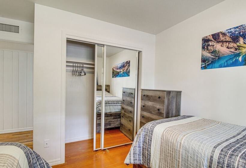 Deck + Pool Table: Pinetop Lakeside Nature Escape