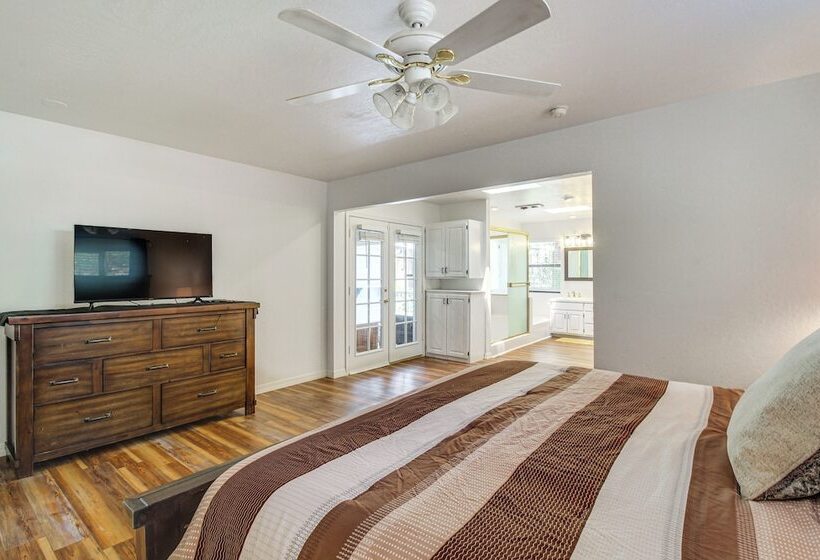 Deck + Pool Table: Pinetop Lakeside Nature Escape