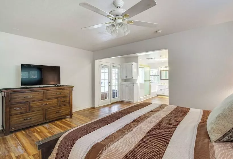 Deck + Pool Table: Pinetop Lakeside Nature Escape