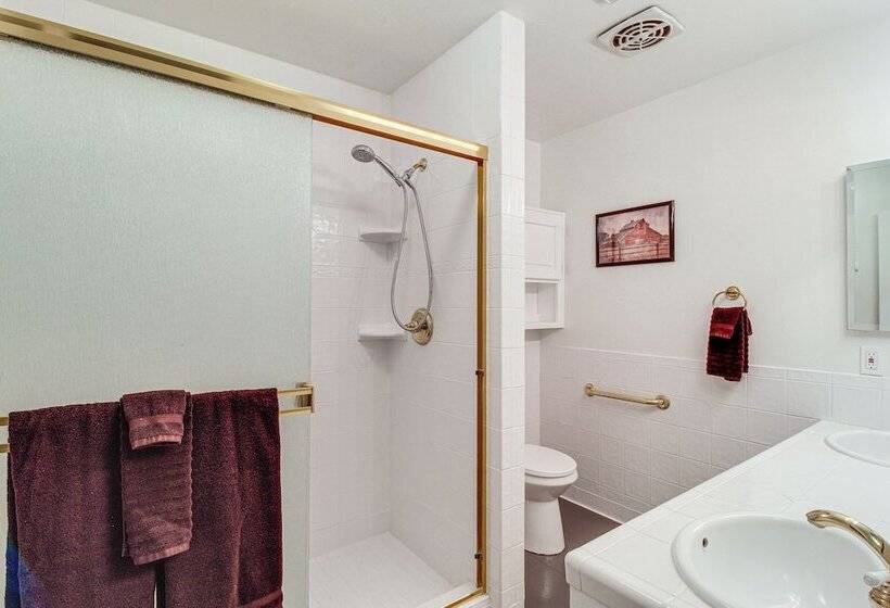 Deck + Pool Table: Pinetop Lakeside Nature Escape