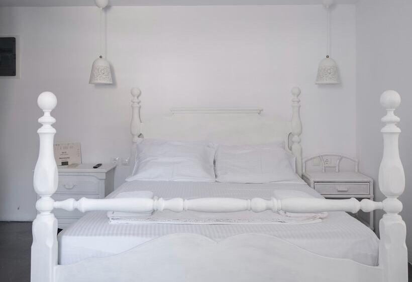 Kyon Beach Suites Kythnos